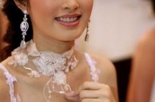 仁寿人妖皇后(中国富豪娶人妖皇后)