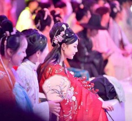 仁寿汉服模特兼职(想做汉服模特去哪里找)