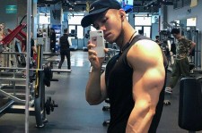 仁寿肌肉男模(肌肉男模拟器)