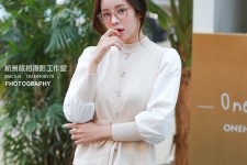 仁寿兼职模特被摄影师亲(兼职模特被摄影师亲了)