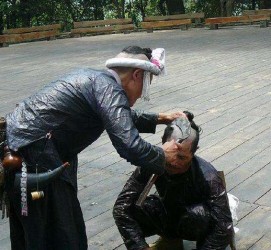 仁寿欲带老伴游遍中国(带着老伴去旅游)