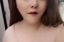 仁寿美院系花兼职死商务模特(美院系花兼职商务模特第2部一边看球一边玩)