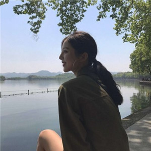 仁寿私人伴游网带你看到天际，白色盐湖无际，蓝色天空无边