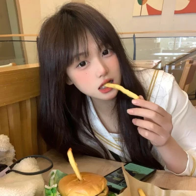 仁寿伴游女生李欣怡的资料