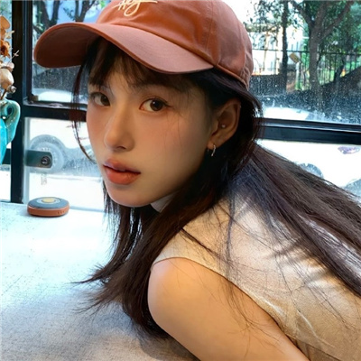 仁寿伴游女生杨梦研的资料