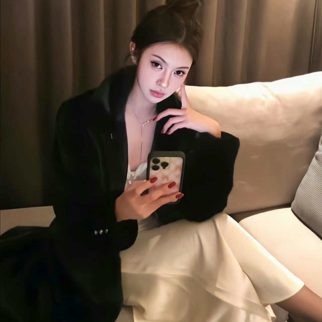 仁寿伴游女生周语言的资料