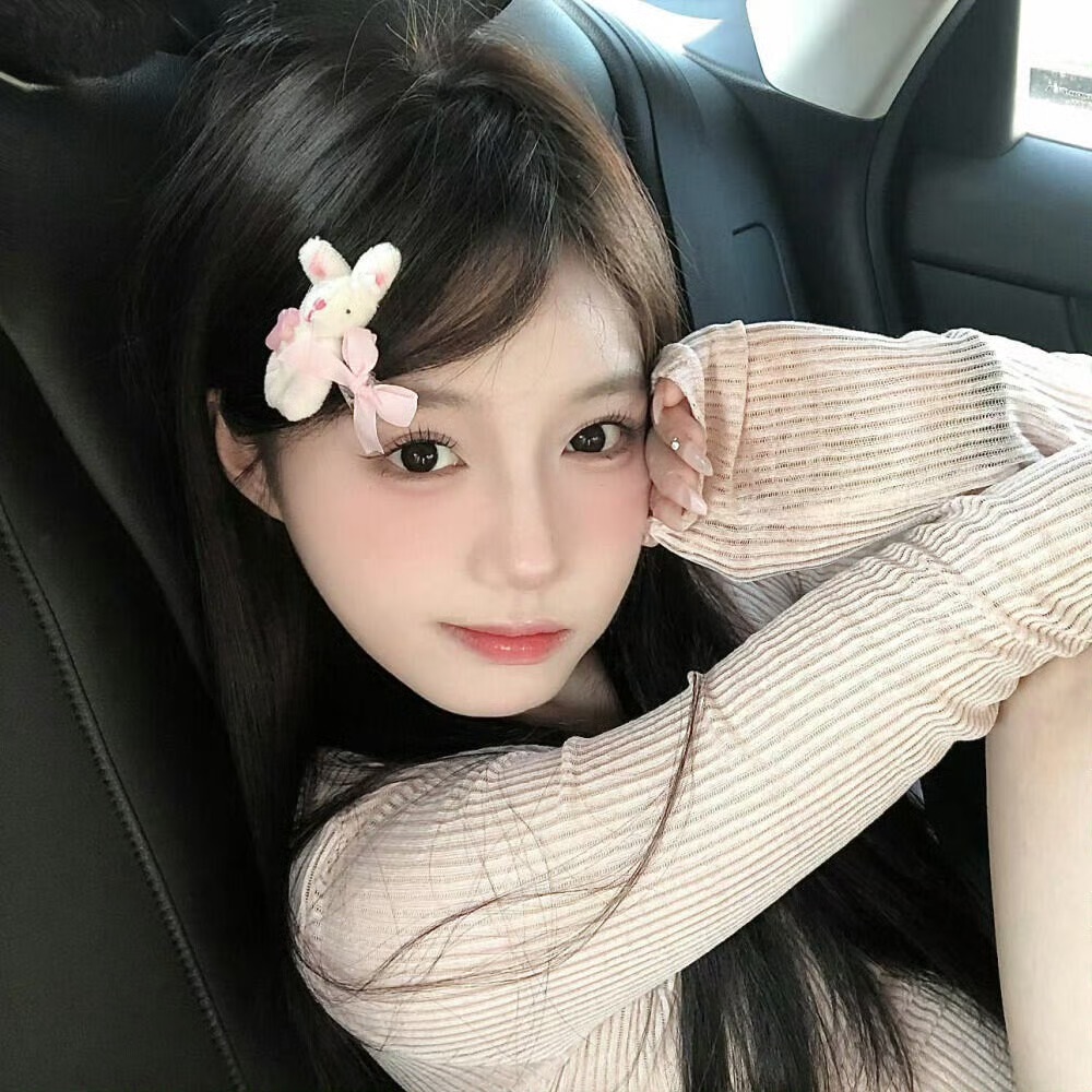 仁寿伴游女生沈欣白的资料