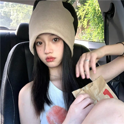仁寿伴游女生乙傲薇的资料