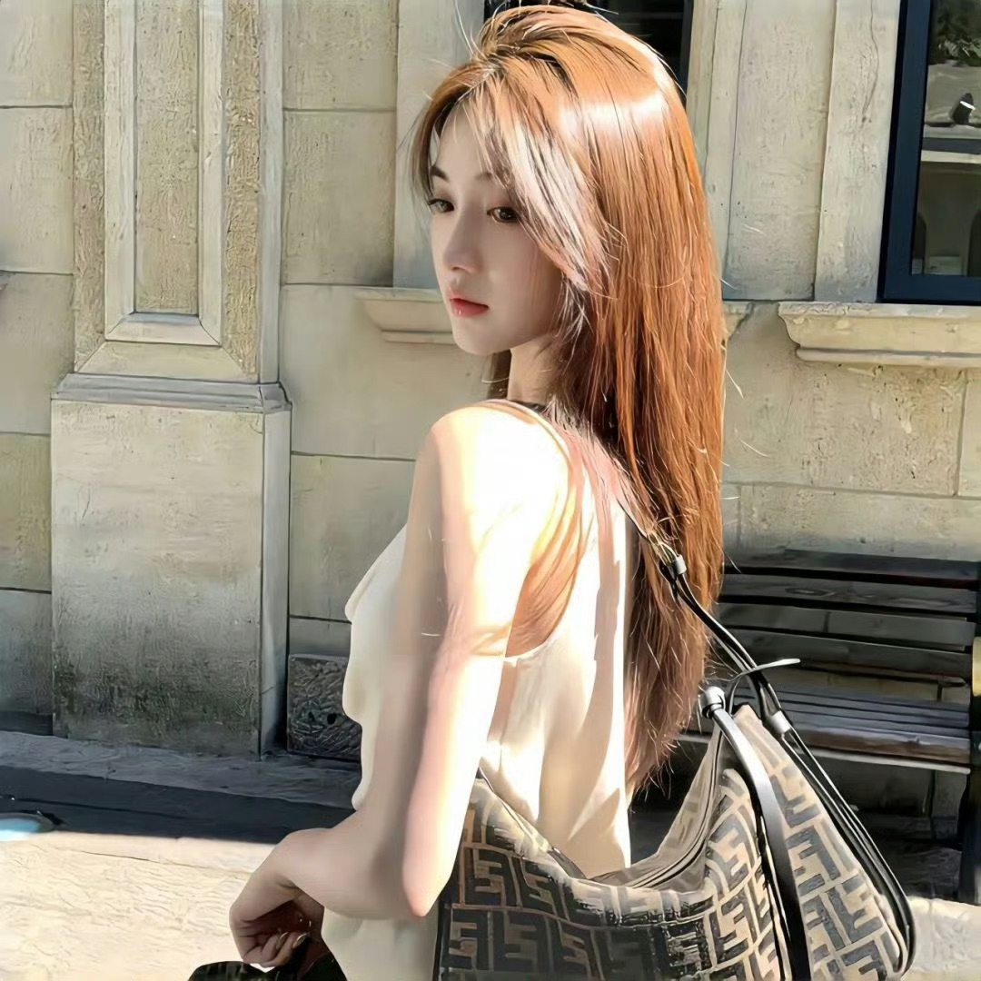 仁寿伴游女生夏夏的资料